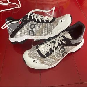 Womens On Cloud Shoes